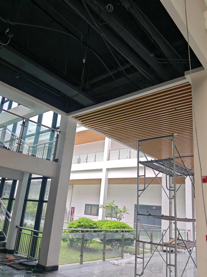 氟碳铝单板在建筑装饰中的创新应用